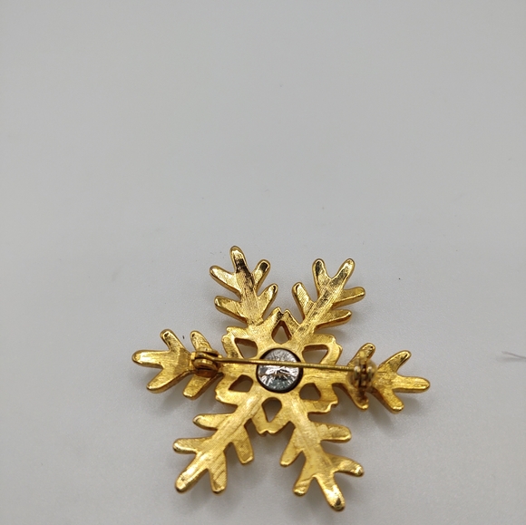 Vintage Snowflake Rhinestone Brooch Gold Tone - Picture 3 of 5